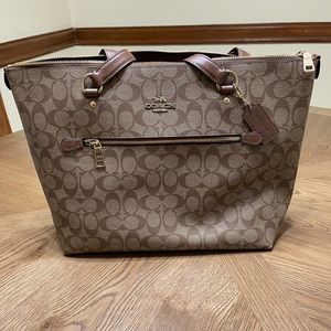 Coach Sig Gallery Tote